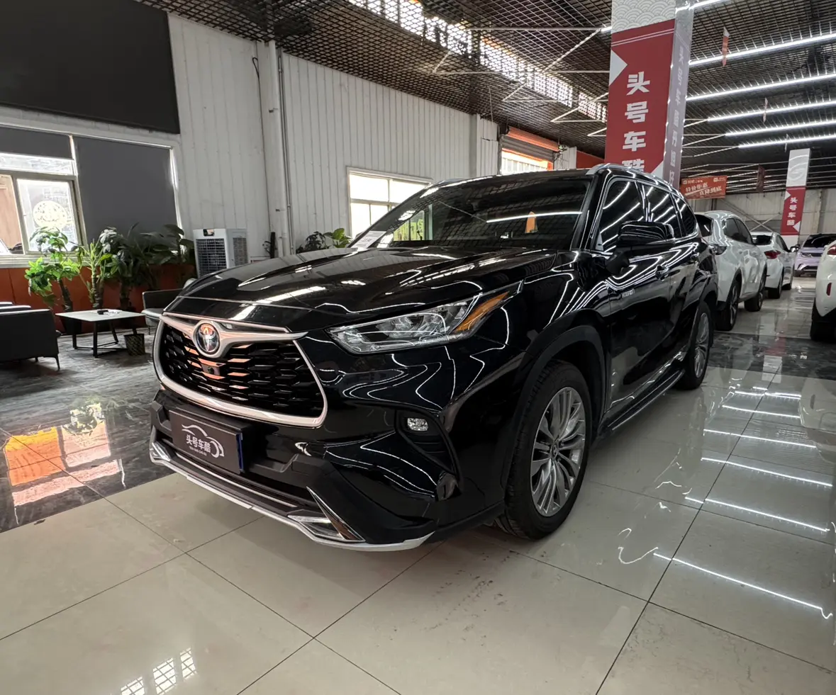 Toyota Highlander IV (U70)