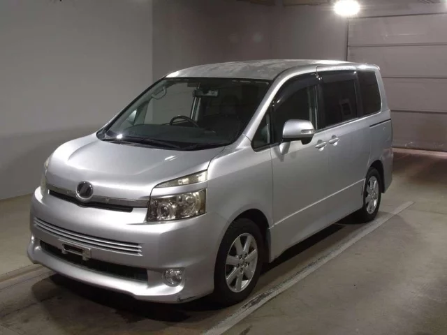 Toyota Voxy II (R70)