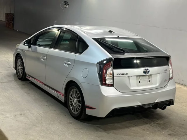 Toyota Prius Лот № 813 2013