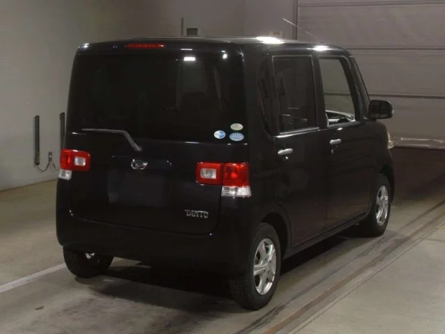 Daihatsu Tanto Лот № 2010