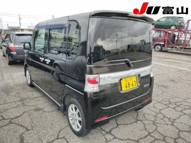 Daihatsu Tanto Лот № 2009