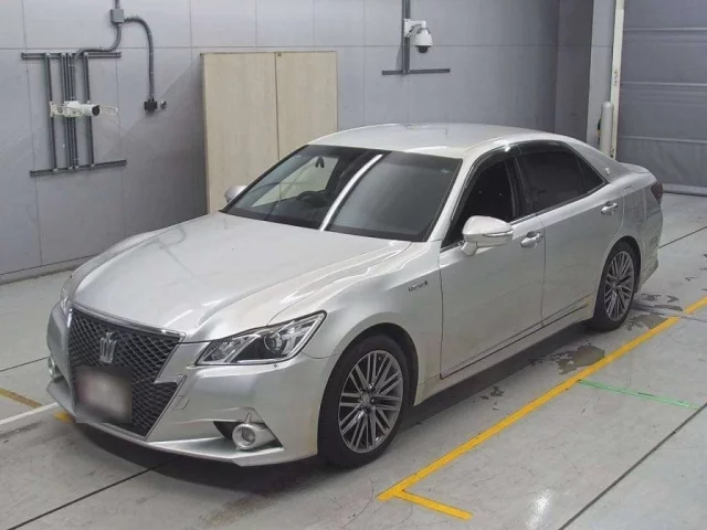 Toyota Crown Лот № 30314 2013