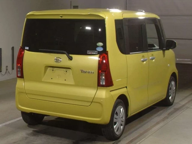 Daihatsu Tanto Лот № 2020