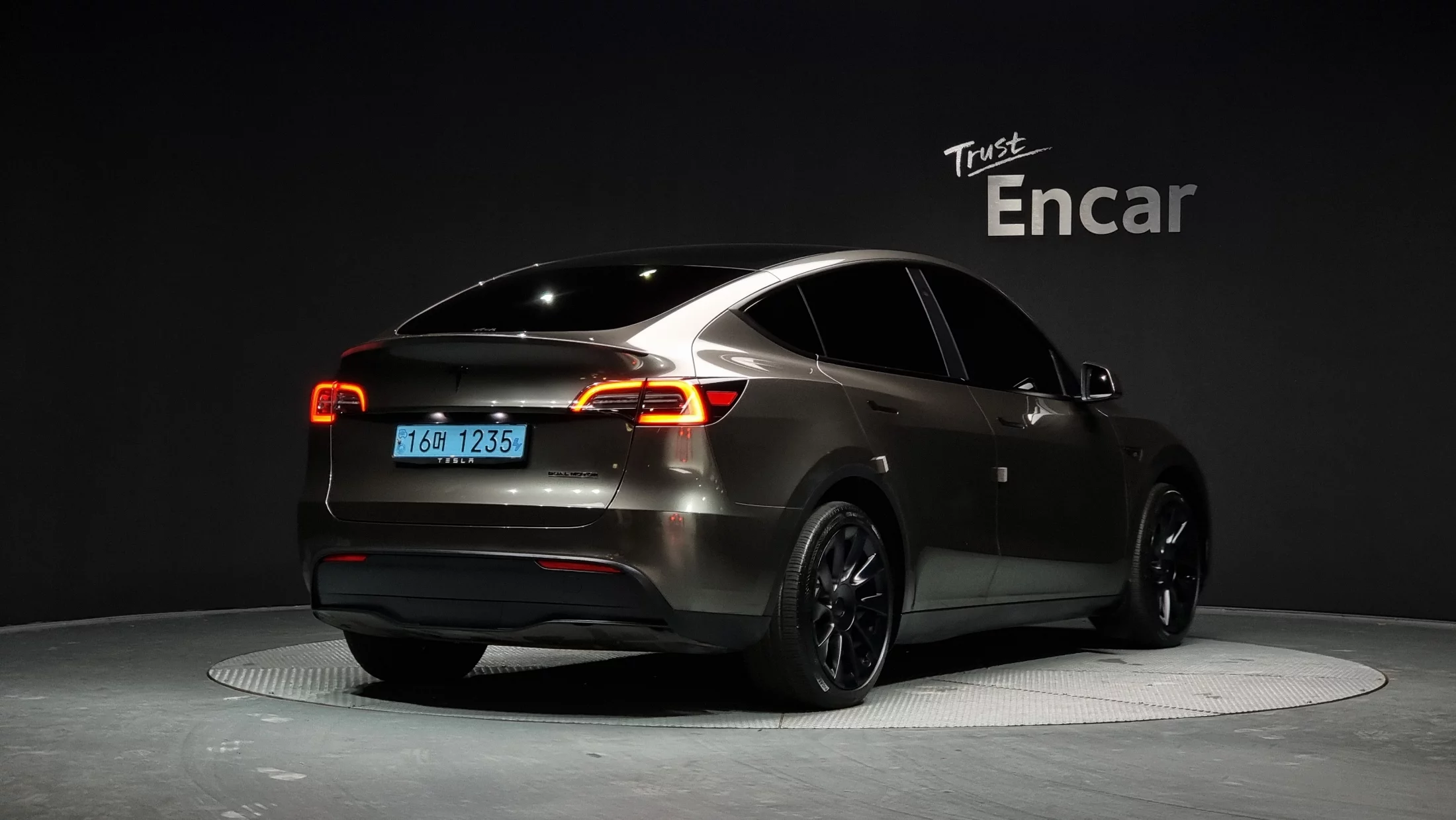 Tesla Model Y I