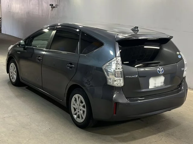 Toyota Prius III Рестайлинг (XW30)