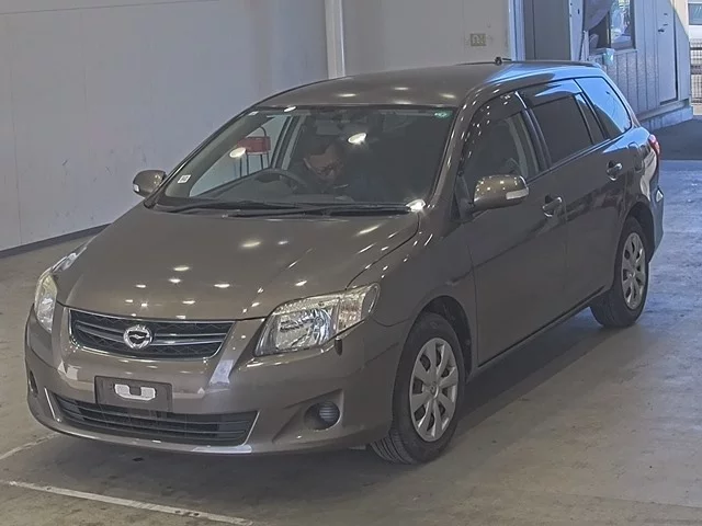 Toyota Corolla Fielder Лот № 2011