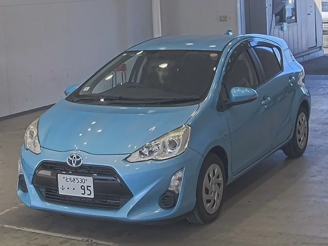 Toyota Aqua Лот № 2017