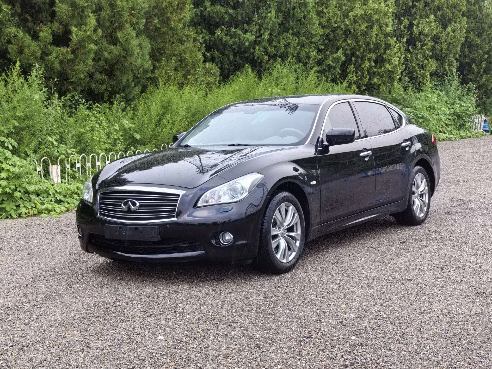 Infiniti I