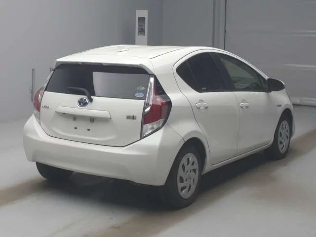 Toyota Aqua Лот № 24103 2016