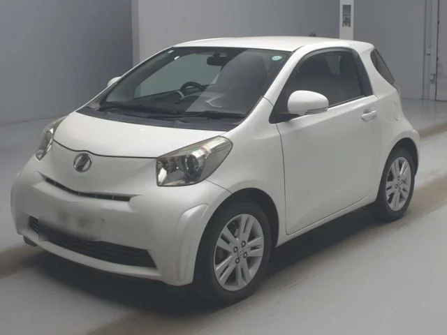 Toyota iQ
