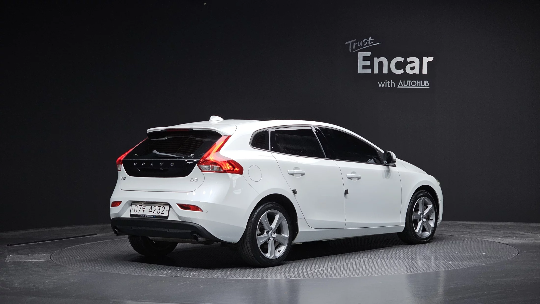 Volvo V40 II Рестайлинг