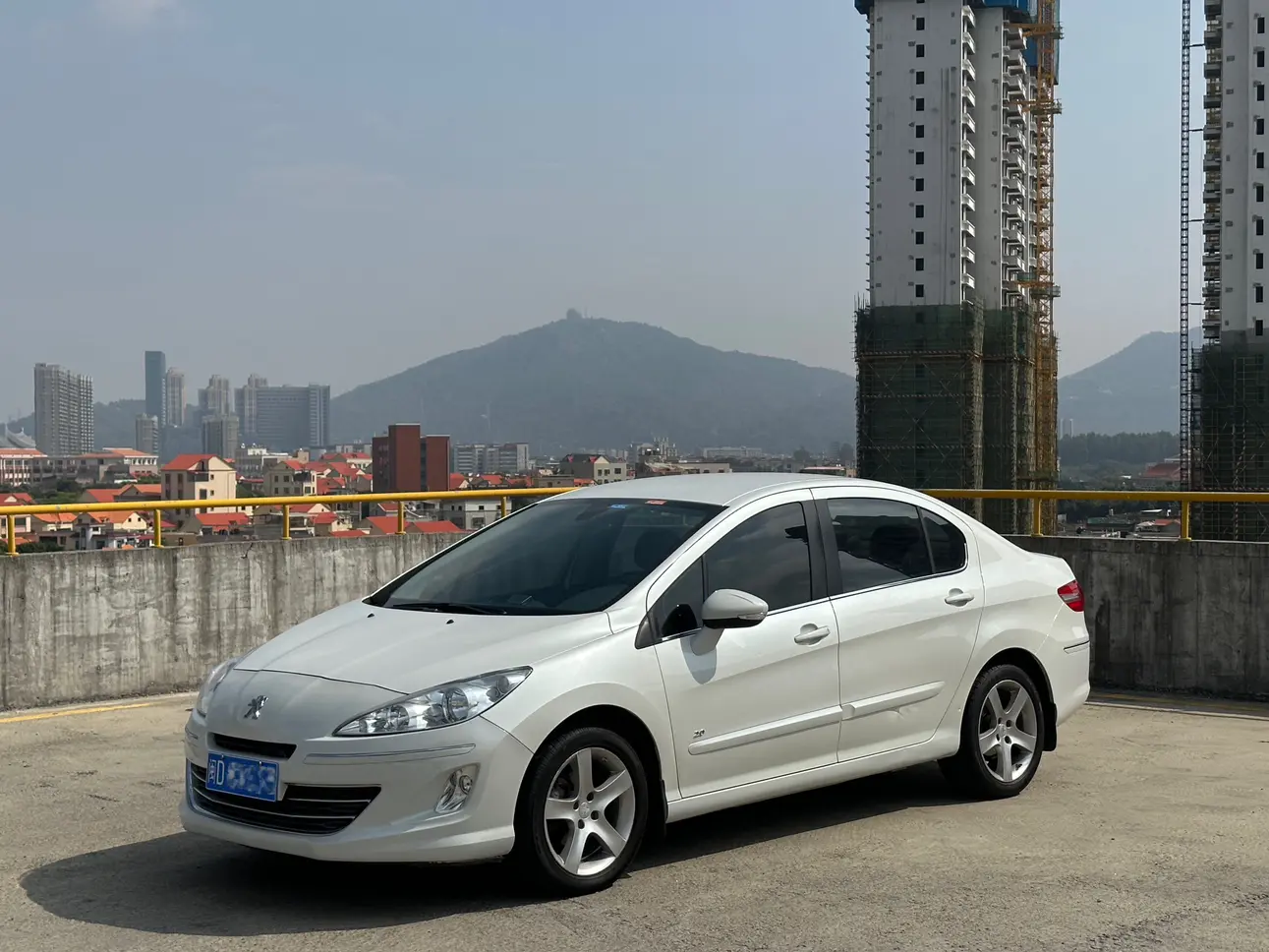 Peugeot 408 I
