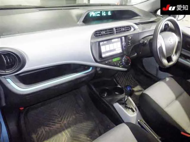 Toyota Aqua Лот № 30171 2012