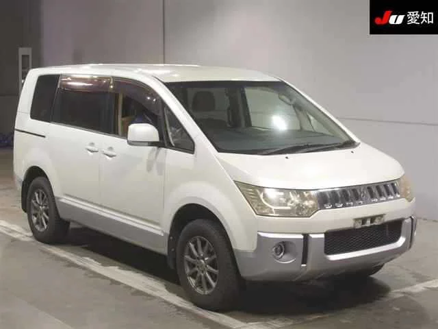 Mitsubishi Delica V