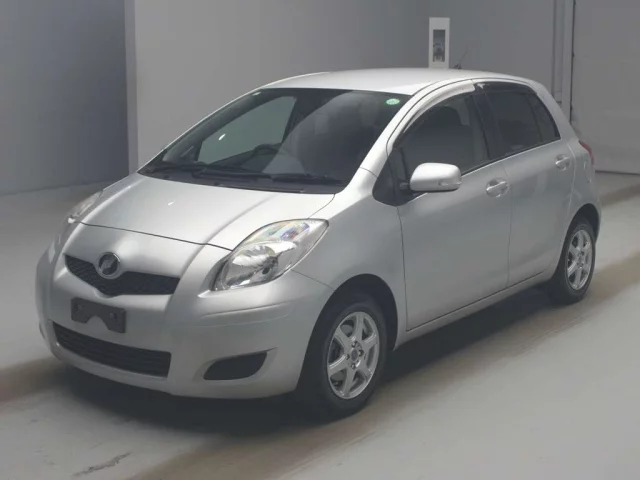Toyota Vitz II (XP90)
