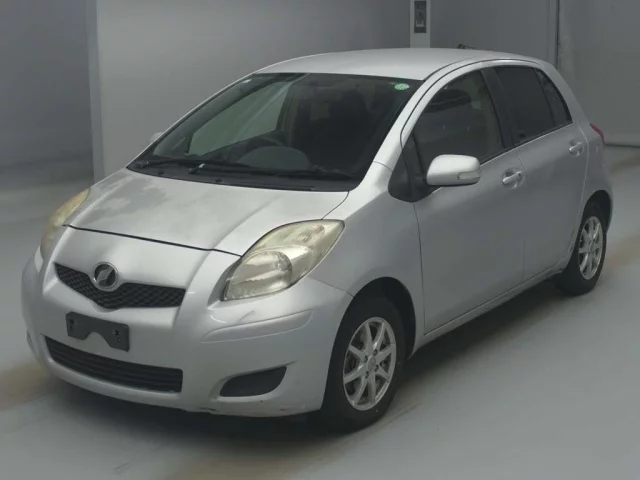 Toyota Vitz II (XP90)