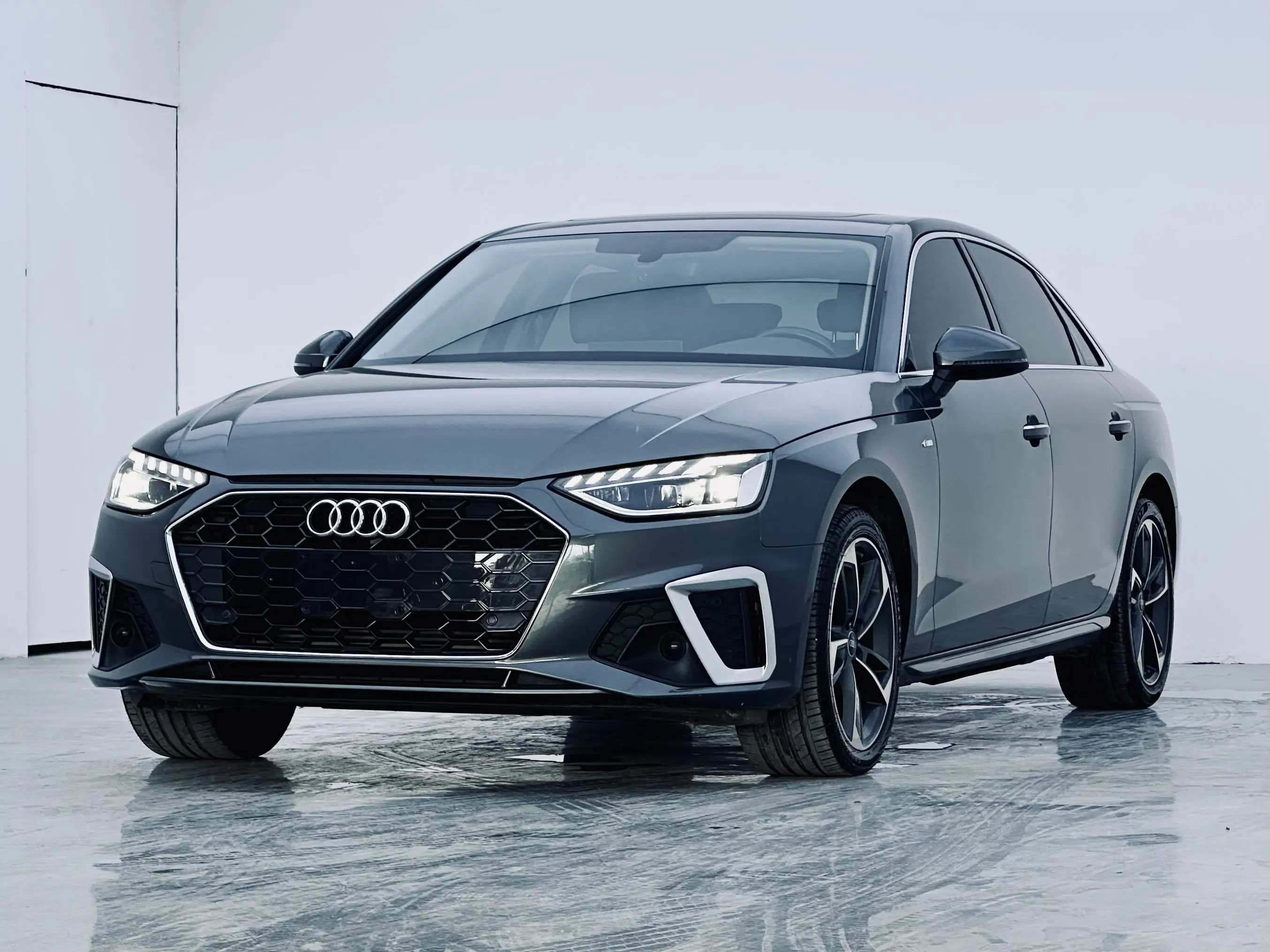 Audi A4 V (B9) Рестайлинг