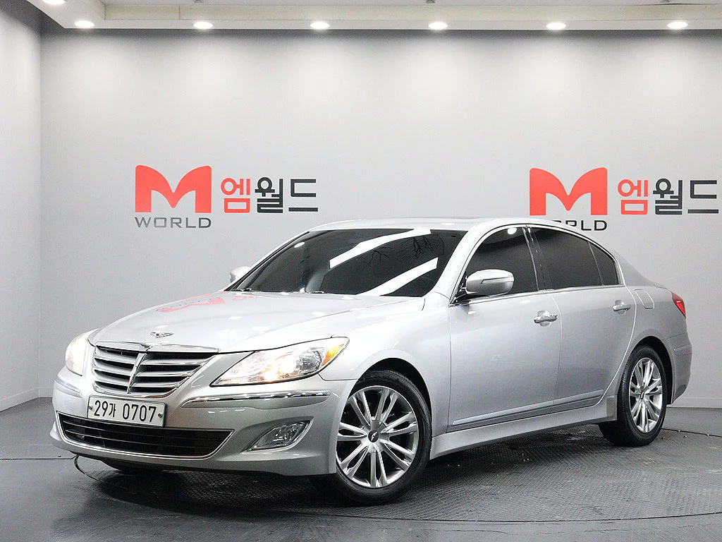 Hyundai Genesis 2013