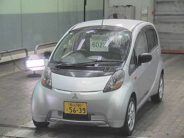 Mitsubishi i