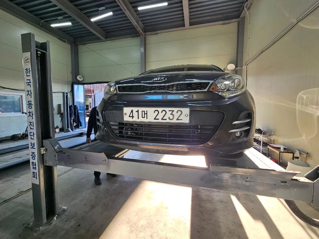 Kia Pride 5Dr 1.6 Gdi Prestige 5DR 1.6 GDI 2015