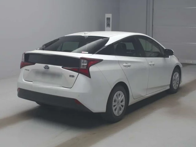 Toyota Prius IV (XW50)