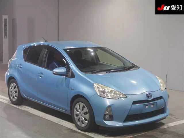 Toyota Aqua Лот № 2013