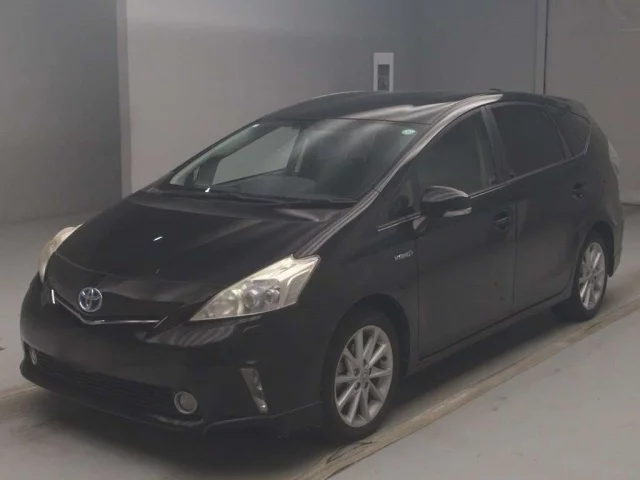 Toyota Prius Alpha Лот № 80537 2012