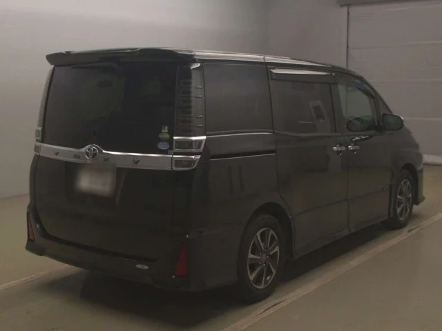 Toyota Voxy III (R80) Рестайлинг