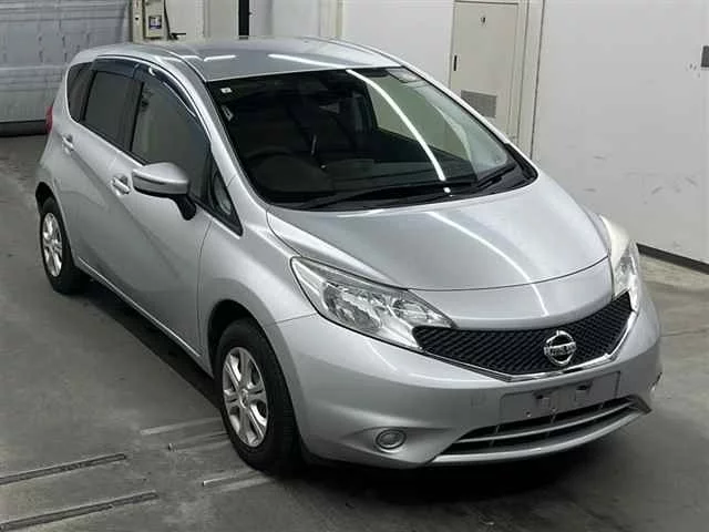 Nissan Roox I