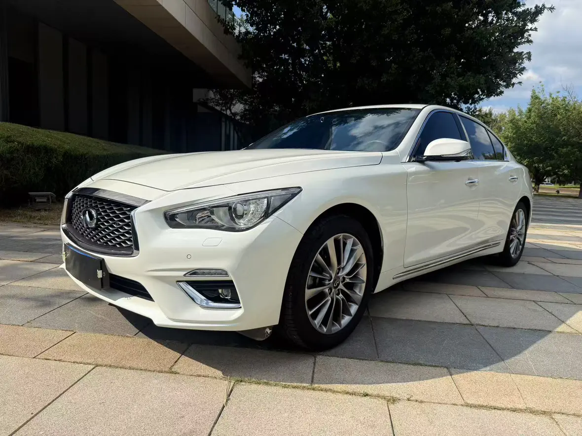 Infiniti Q