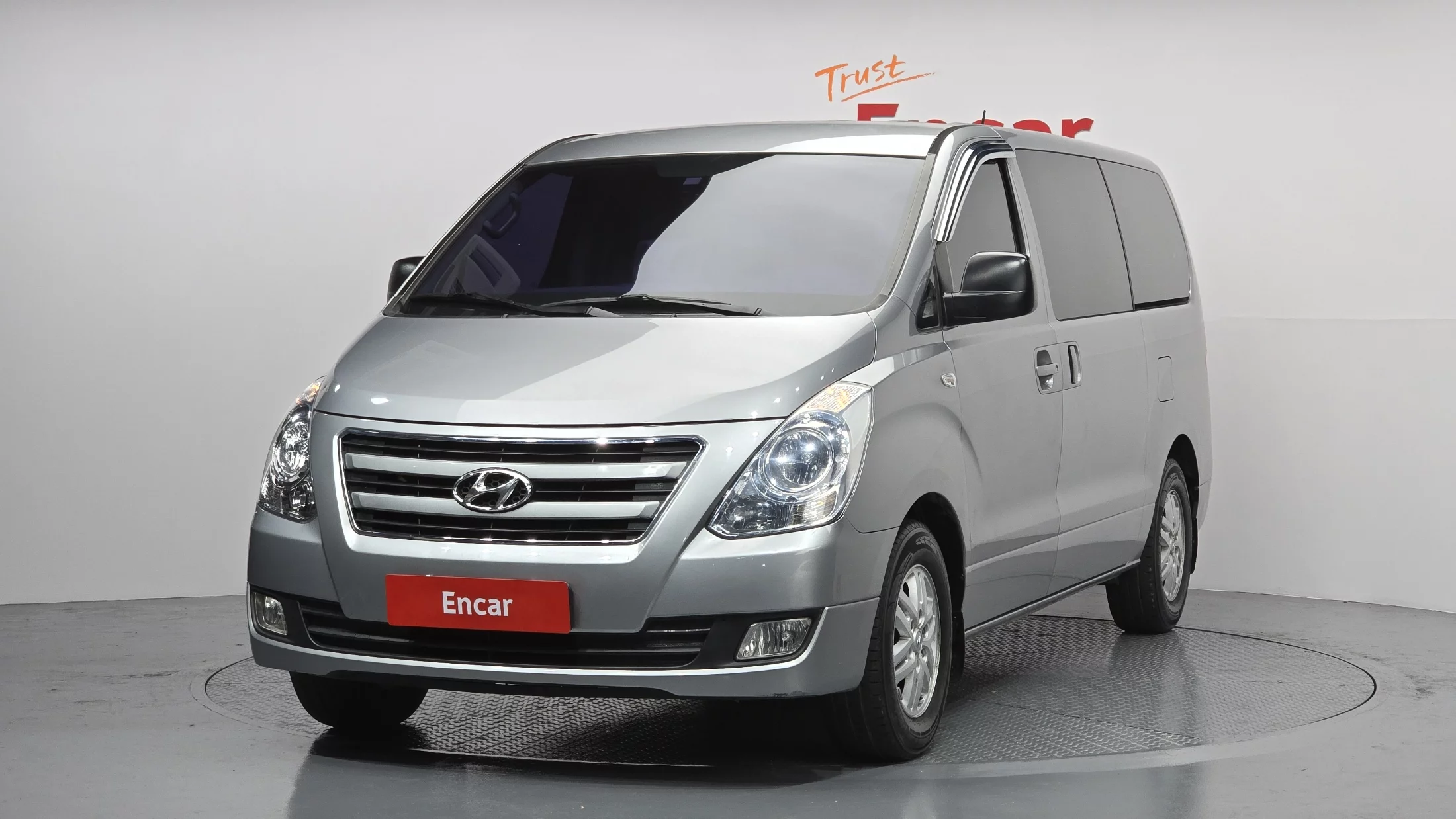 Hyundai Starex 3-Seater Van Smart 2016