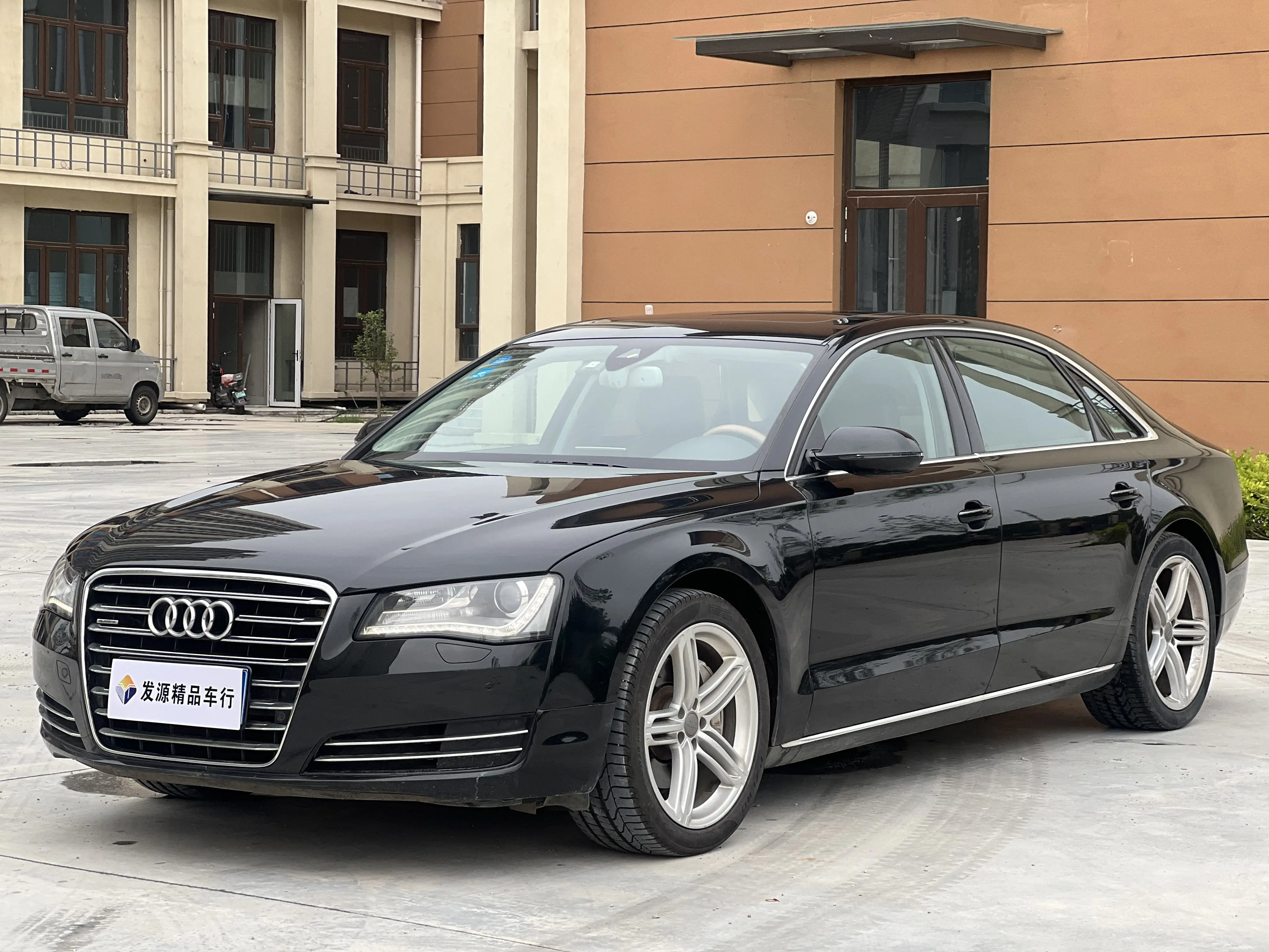 Audi A8 III (D4)