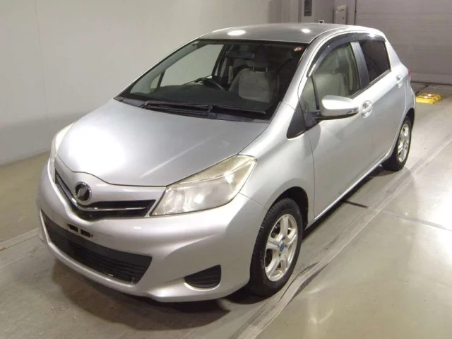Toyota Vitz III (XP130)