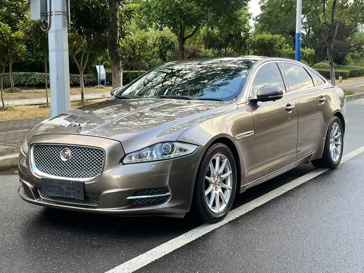 Jaguar XJ IV (X351) Рестайлинг