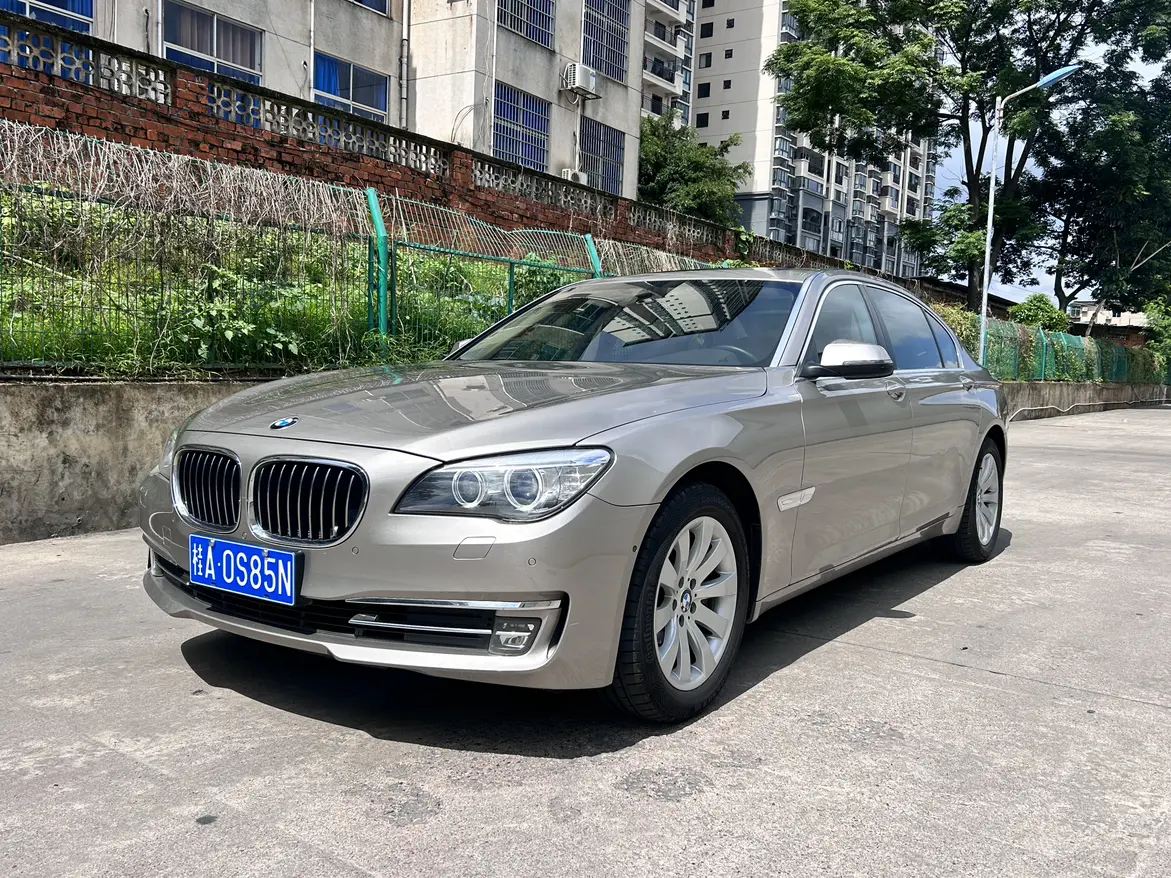 BMW 7 серии V (F01/F02/F04) Рестайлинг