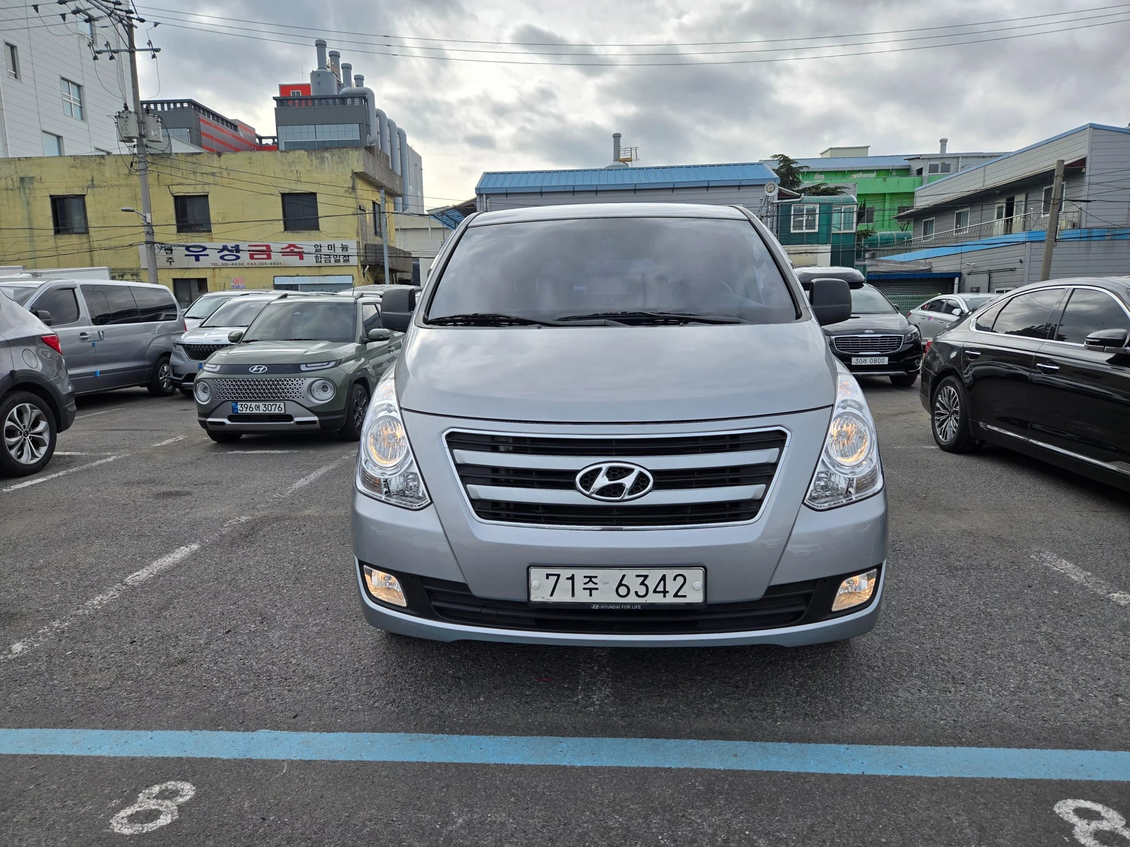 Hyundai Starex