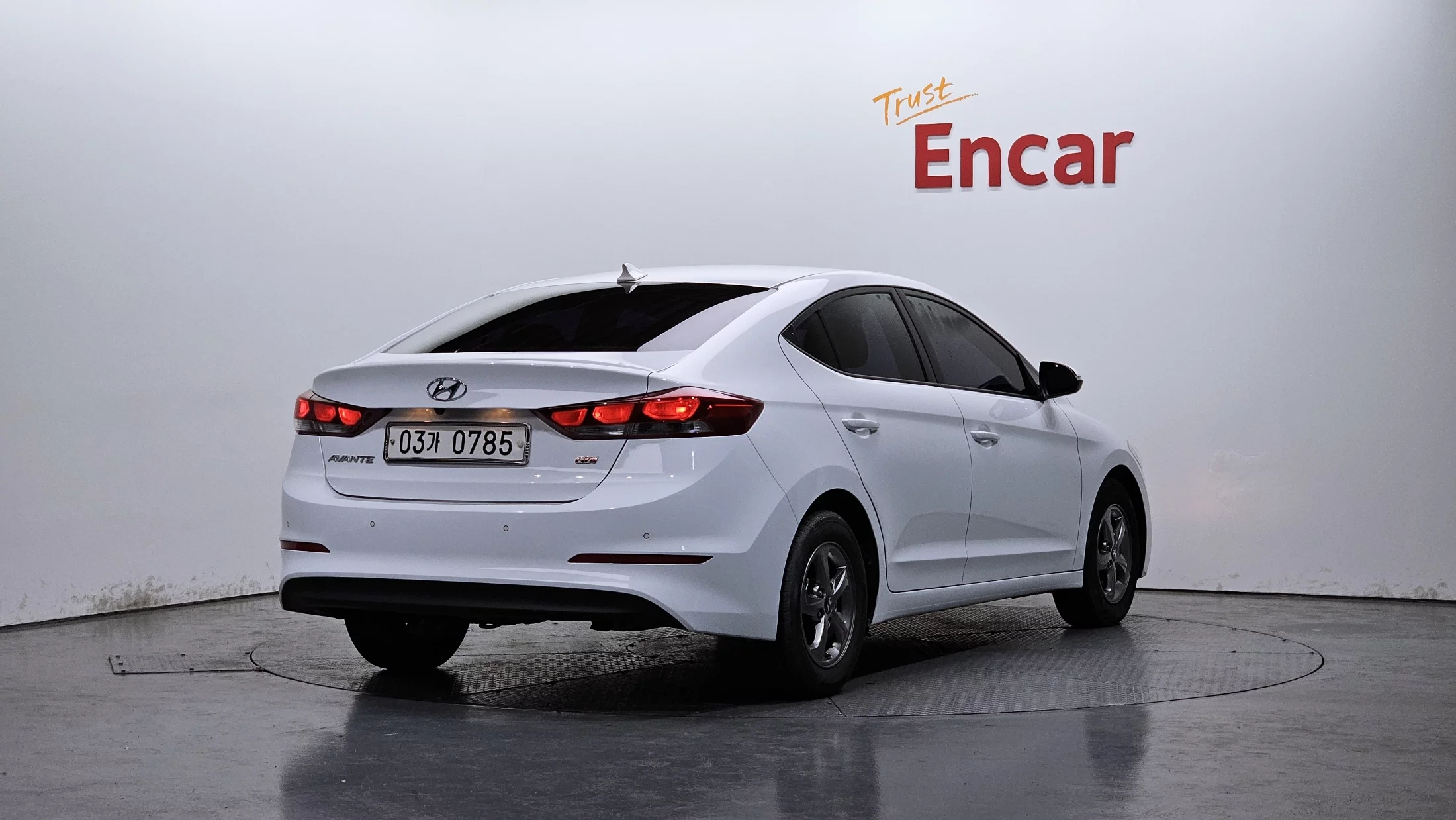 Hyundai Avante (Хендай Элантра) 1.6 Gdi Smart 1.6 GDI Smart 2016