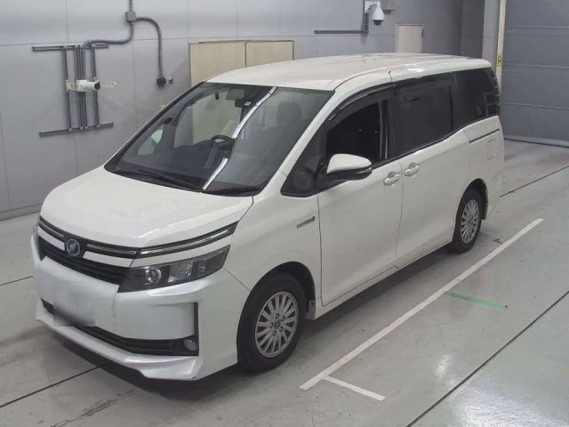 Toyota Voxy III (R80)