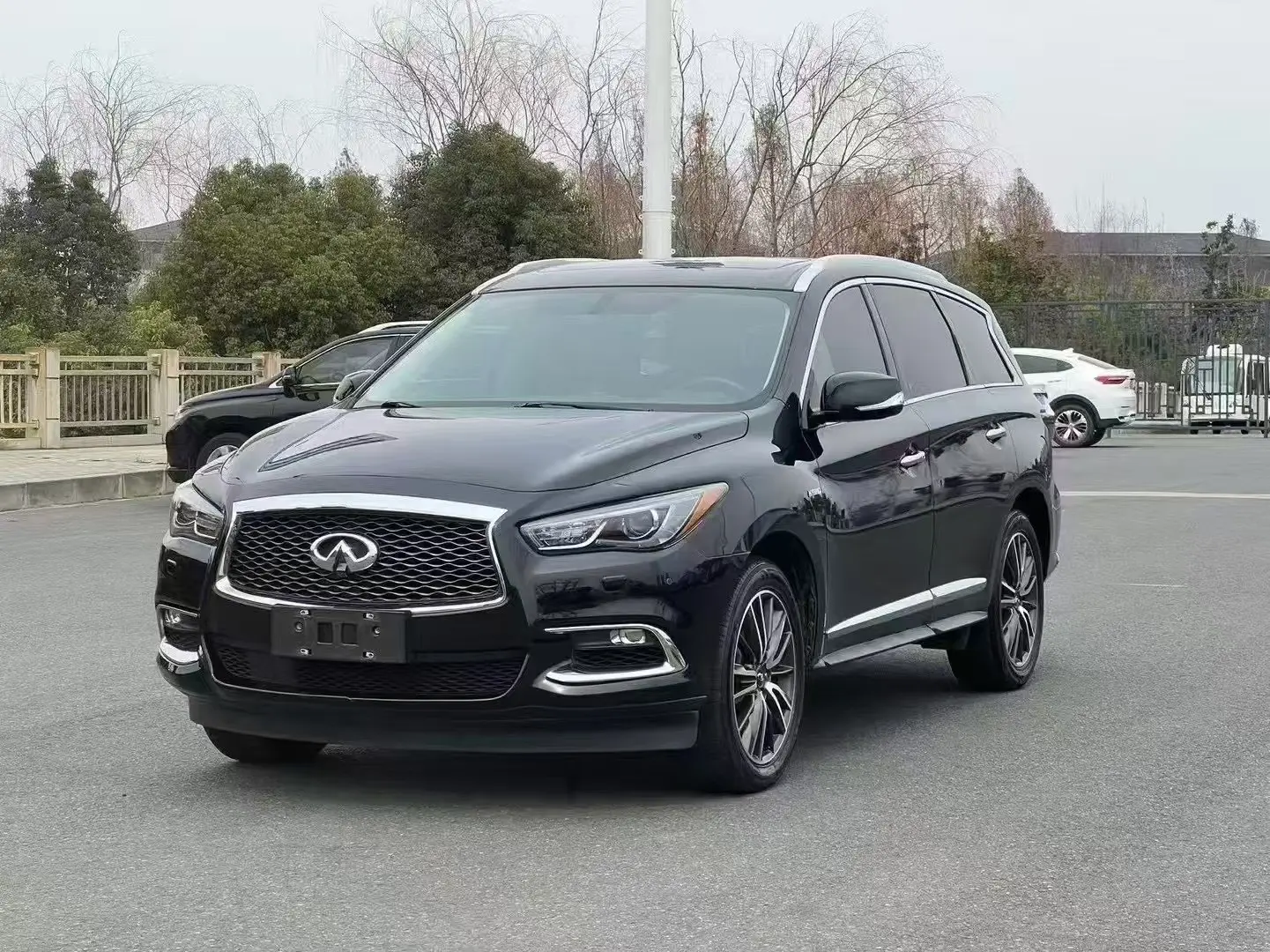 Infiniti I