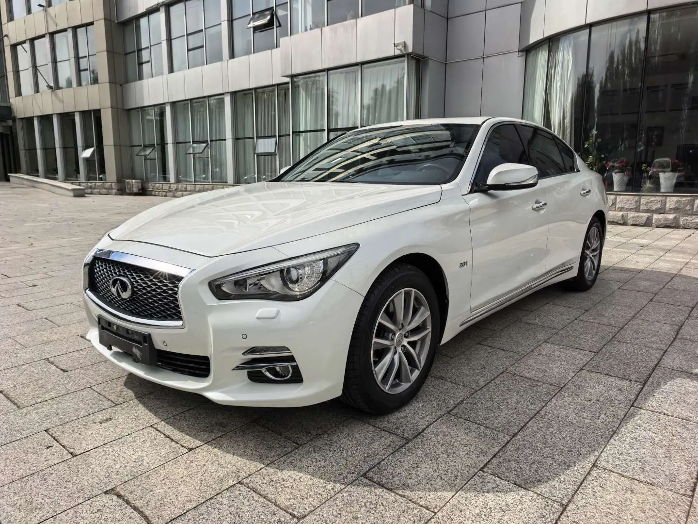 Infiniti Q