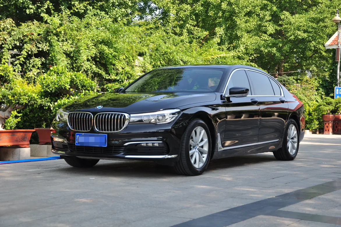 BMW 7 серии VI (G11/G12)