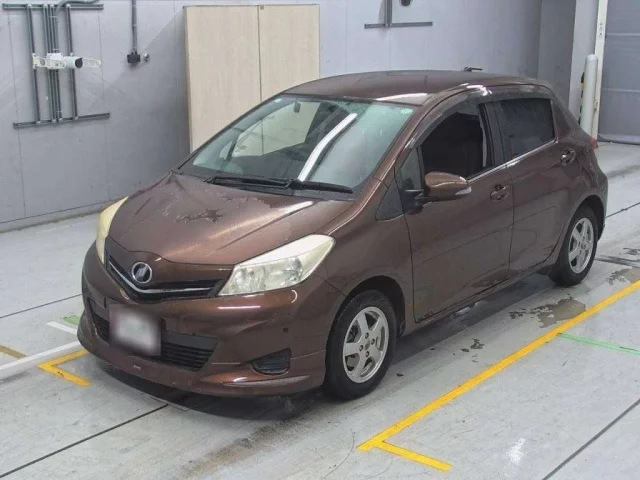 Toyota Vitz II (XP90)