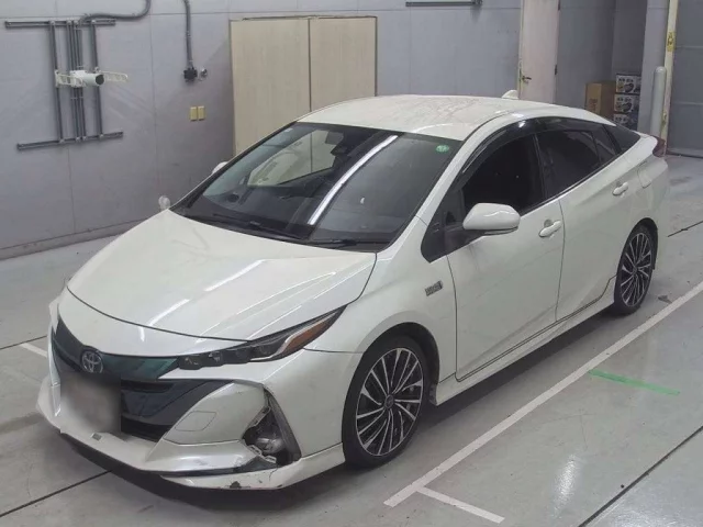 Toyota Prius IV (XW50)