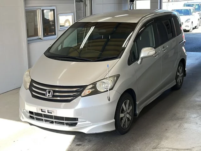 Honda Freed Лот № 2011