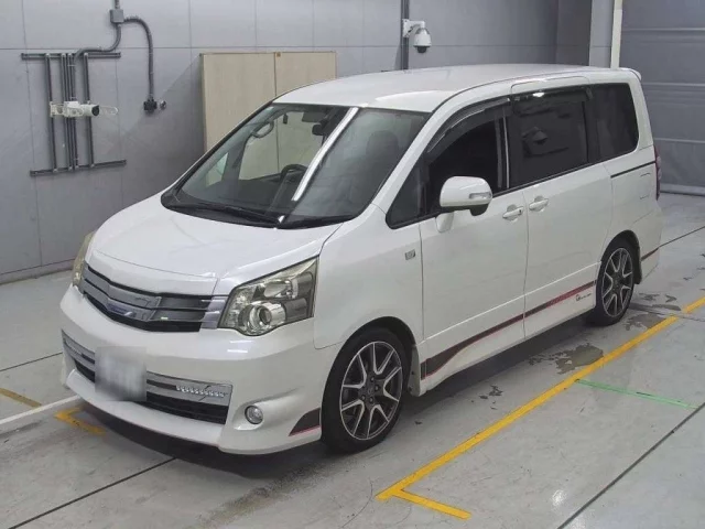 Toyota Noah II (R70)