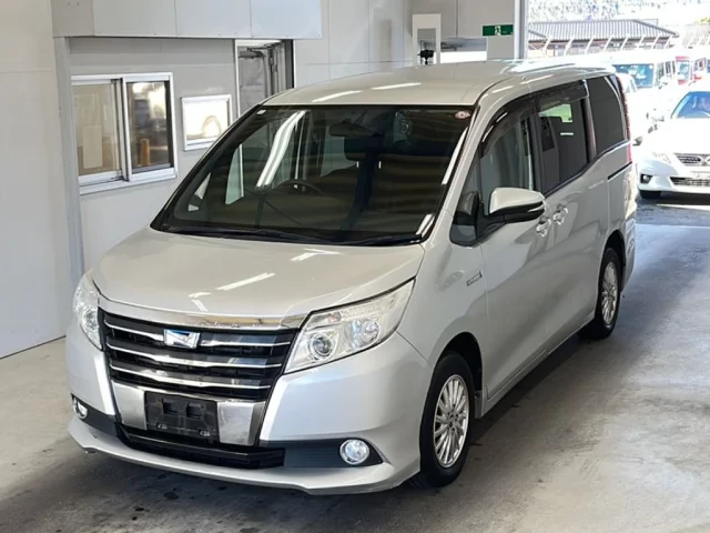 Toyota Noah III (R80)