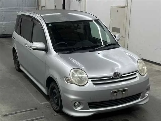 Toyota Sienta I Рестайлинг 1