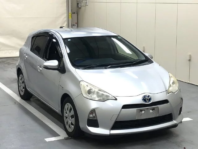 Toyota Aqua I
