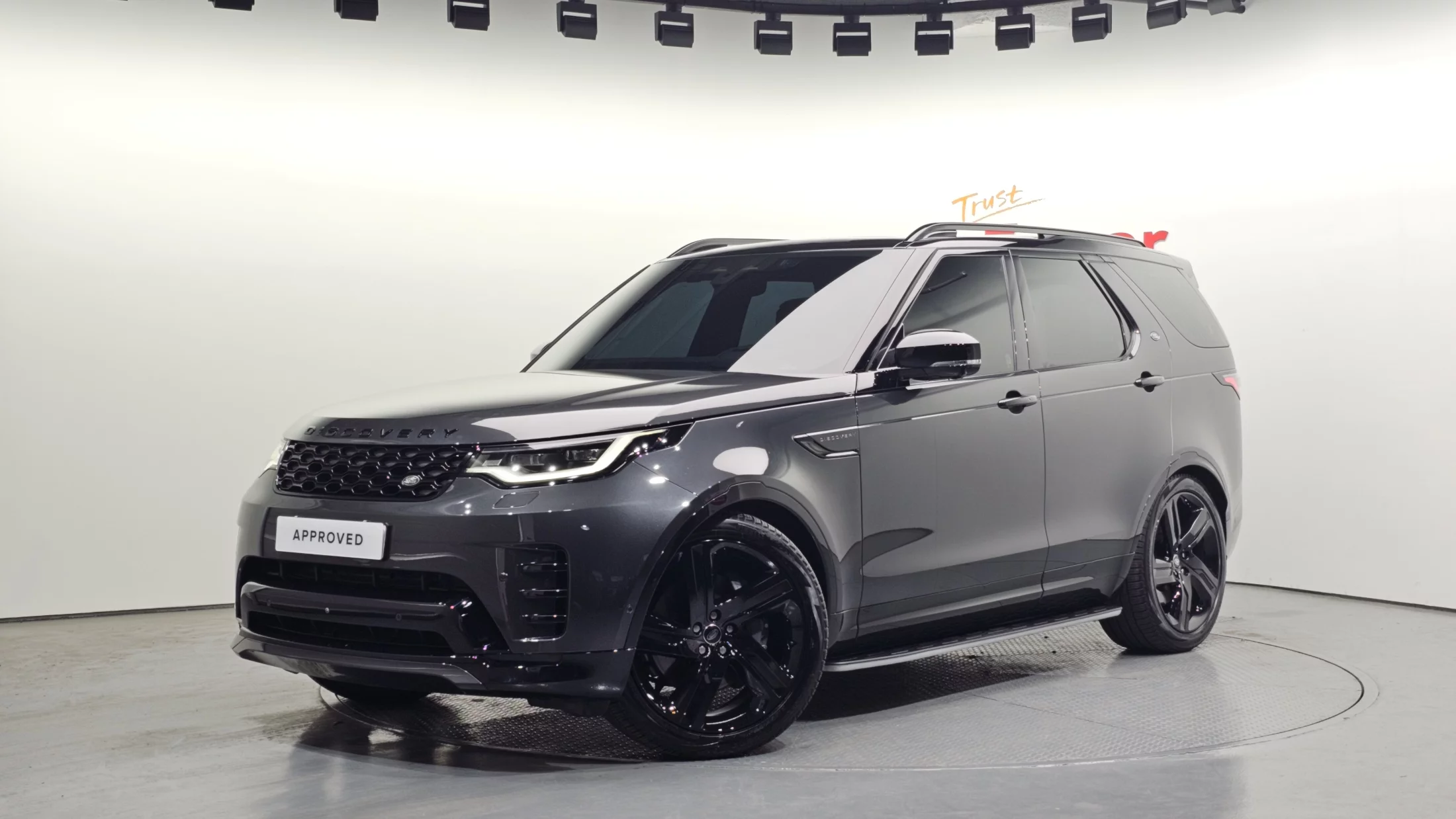 Land Rover Discovery V Рестайлинг