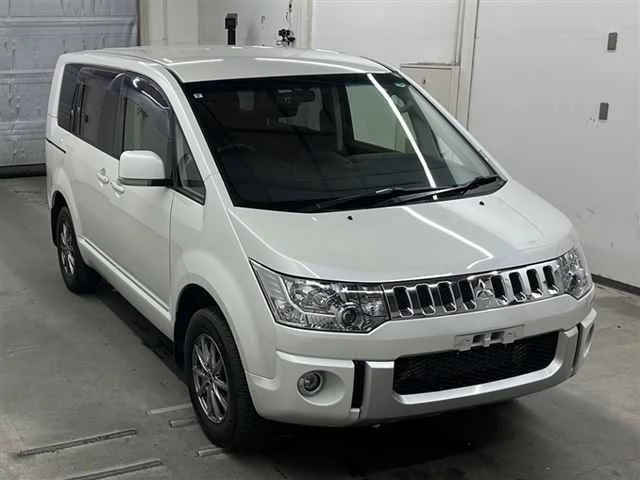 Mitsubishi Delica V